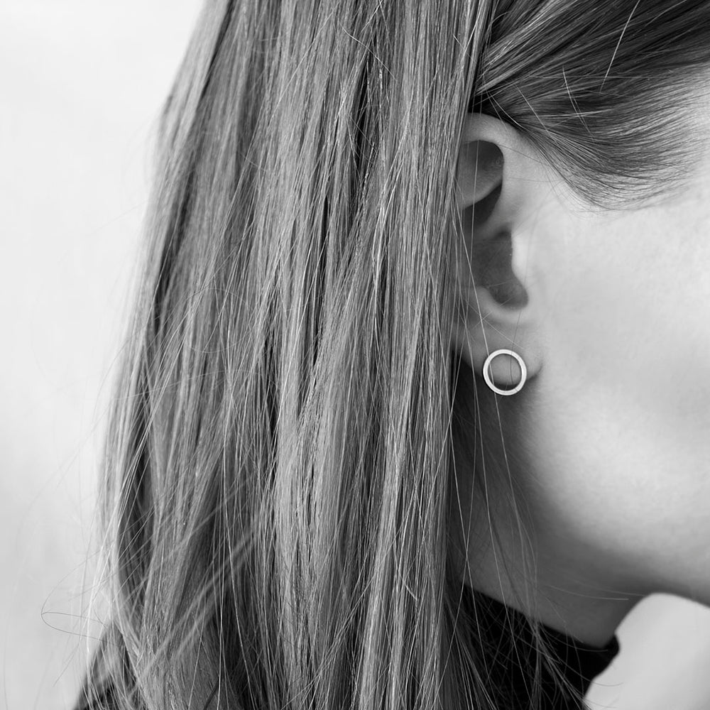 Bestseller earrings eternity circle in silver